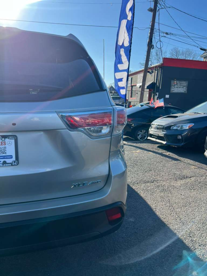 Toyota Highlander XLE AWD V6 2015