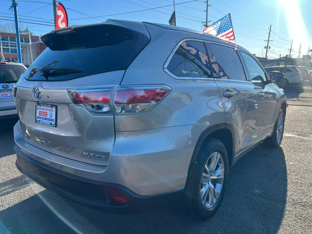 Toyota Highlander XLE AWD V6 2015