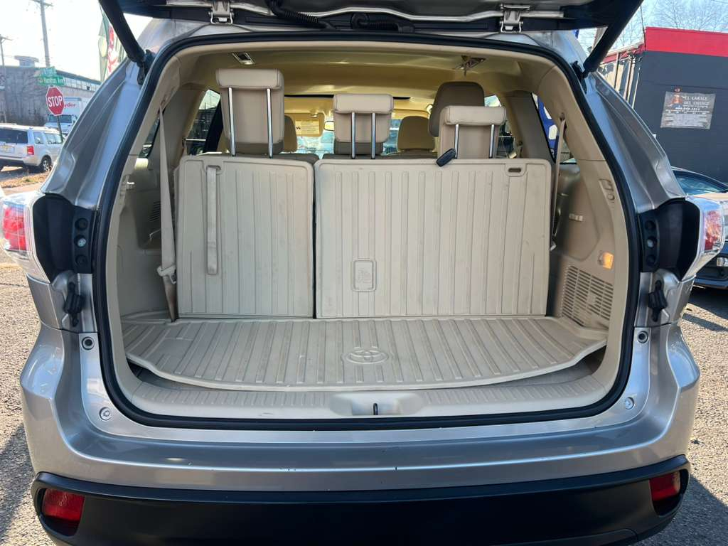 Toyota Highlander XLE AWD V6 2015