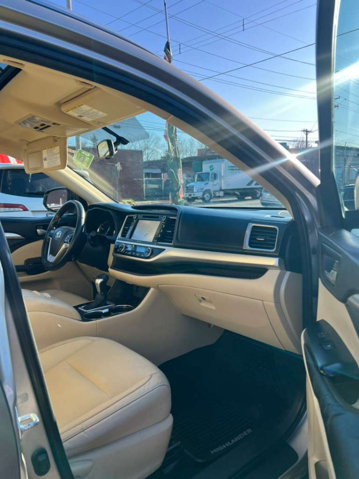 Toyota Highlander XLE AWD V6 2015