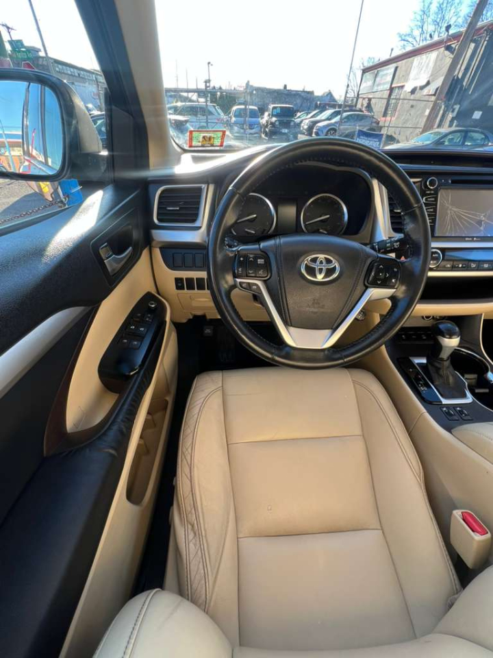 Toyota Highlander XLE AWD V6 2015