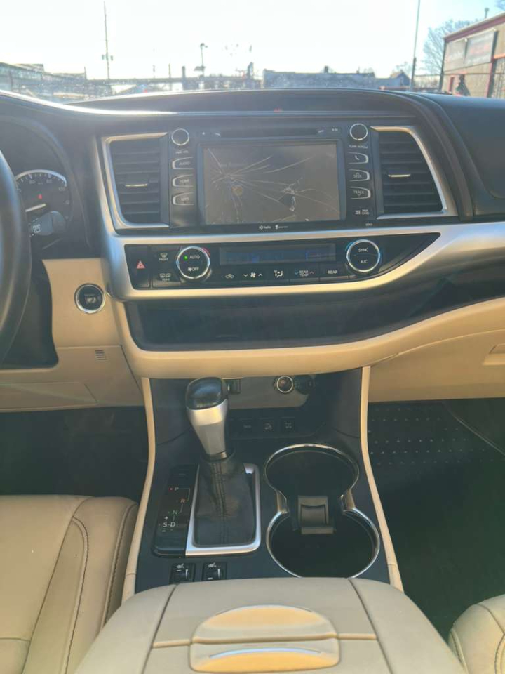 Toyota Highlander XLE AWD V6 2015