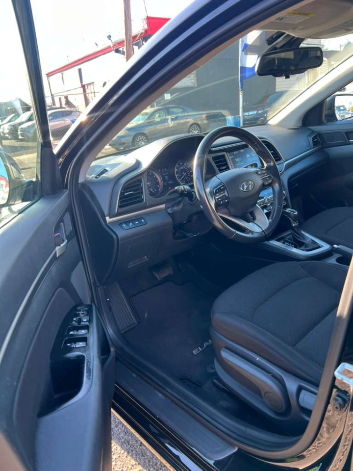 Hyundai Elantra SE 2019