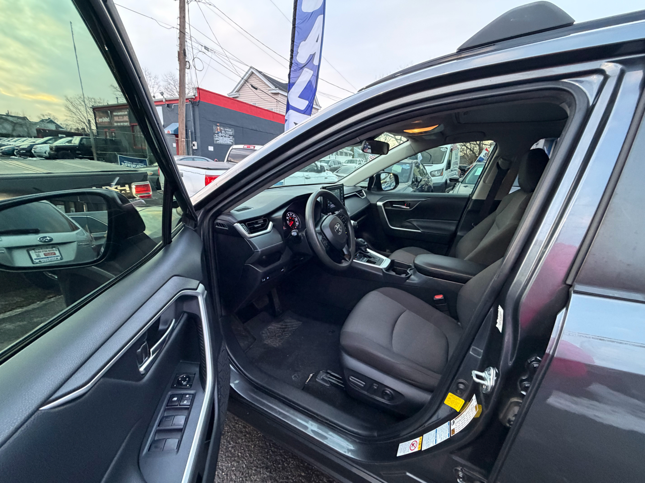 Toyota RAV4 XLE AWD 2019