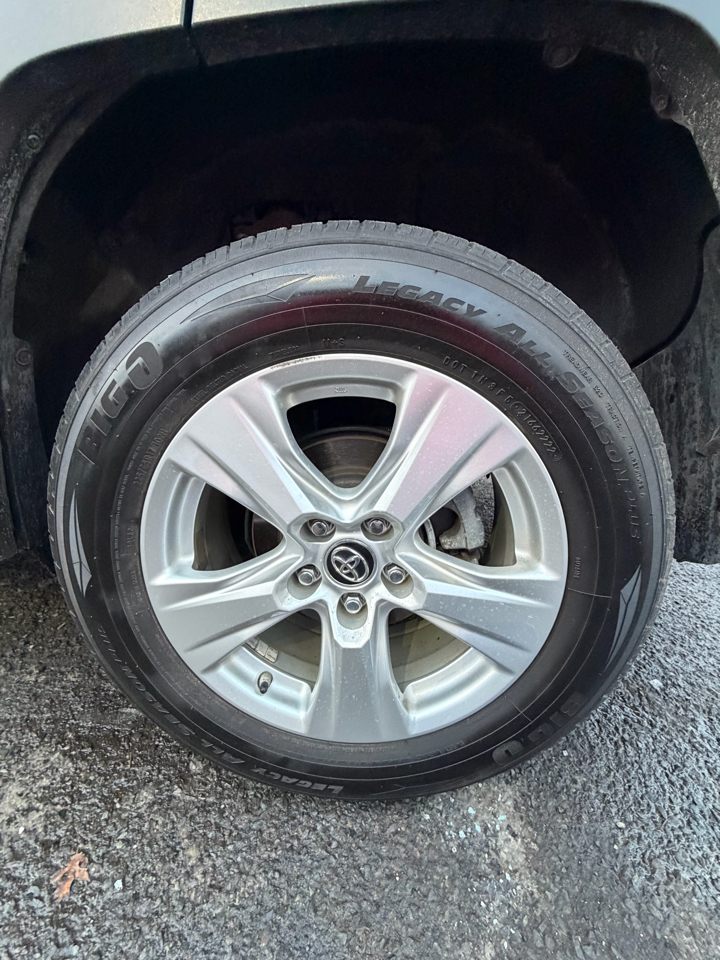 Toyota RAV4 XLE AWD 2019