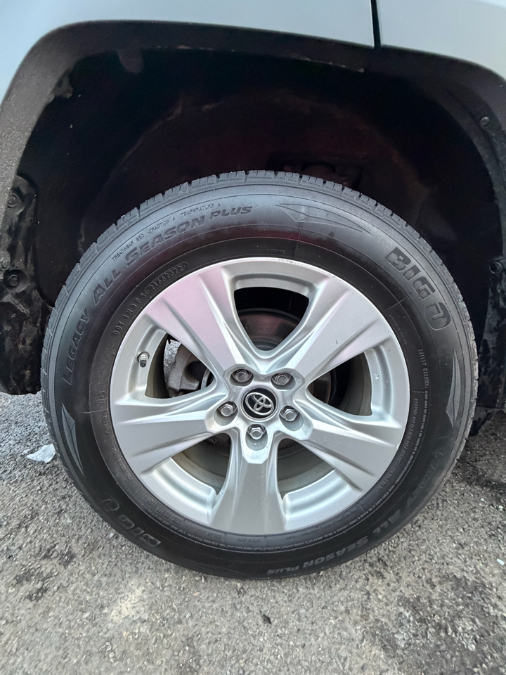 Toyota RAV4 XLE AWD 2019