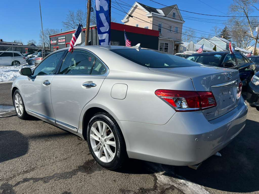 Lexus ES 350 Sedan 2011