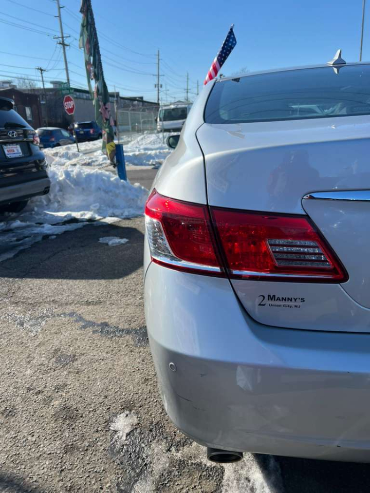 Lexus ES 350 Sedan 2011