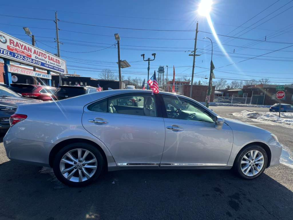 Lexus ES 350 Sedan 2011