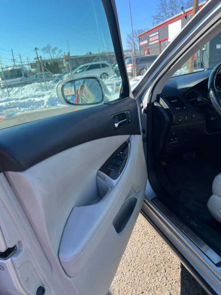 Lexus ES 350 Sedan 2011