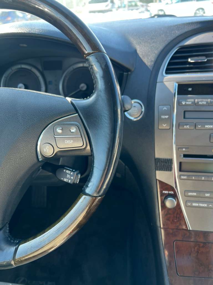 Lexus ES 350 Sedan 2011