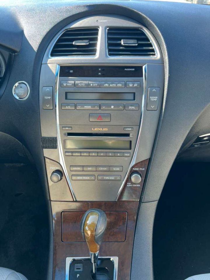 Lexus ES 350 Sedan 2011