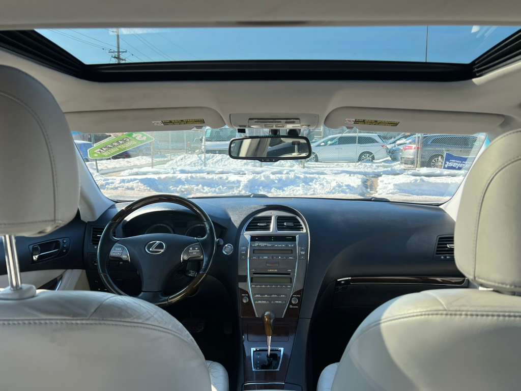 Lexus ES 350 Sedan 2011