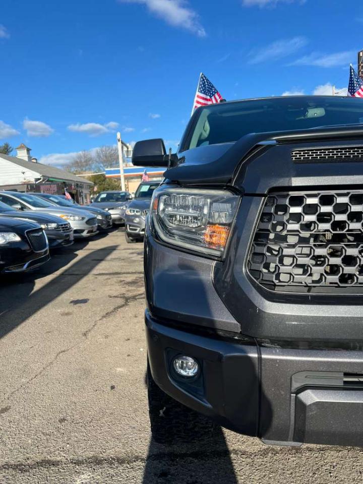 Toyota Tundra SR5 5.7L V8 Double Cab 4WD 2018