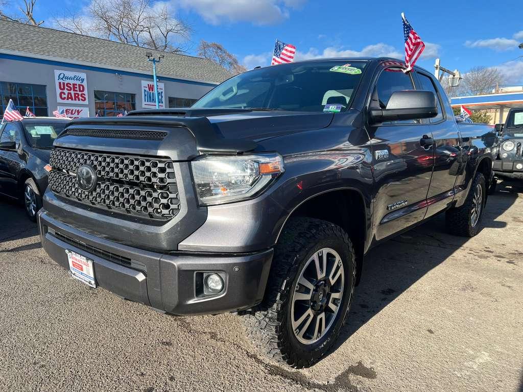 Toyota Tundra SR5 5.7L V8 Double Cab 4WD 2018
