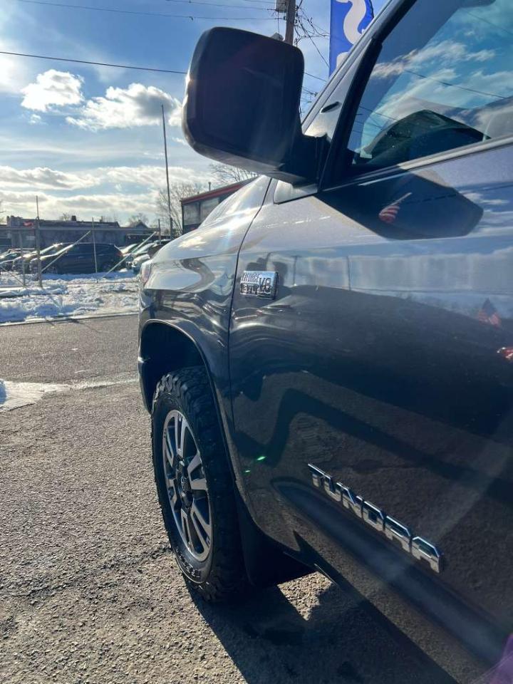 Toyota Tundra SR5 5.7L V8 Double Cab 4WD 2018