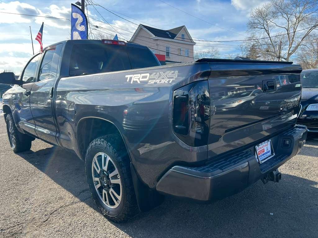 Toyota Tundra SR5 5.7L V8 Double Cab 4WD 2018