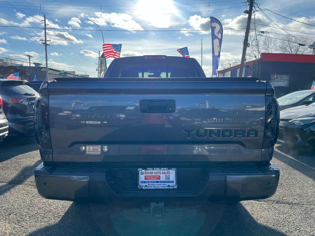 Toyota Tundra SR5 5.7L V8 Double Cab 4WD 2018