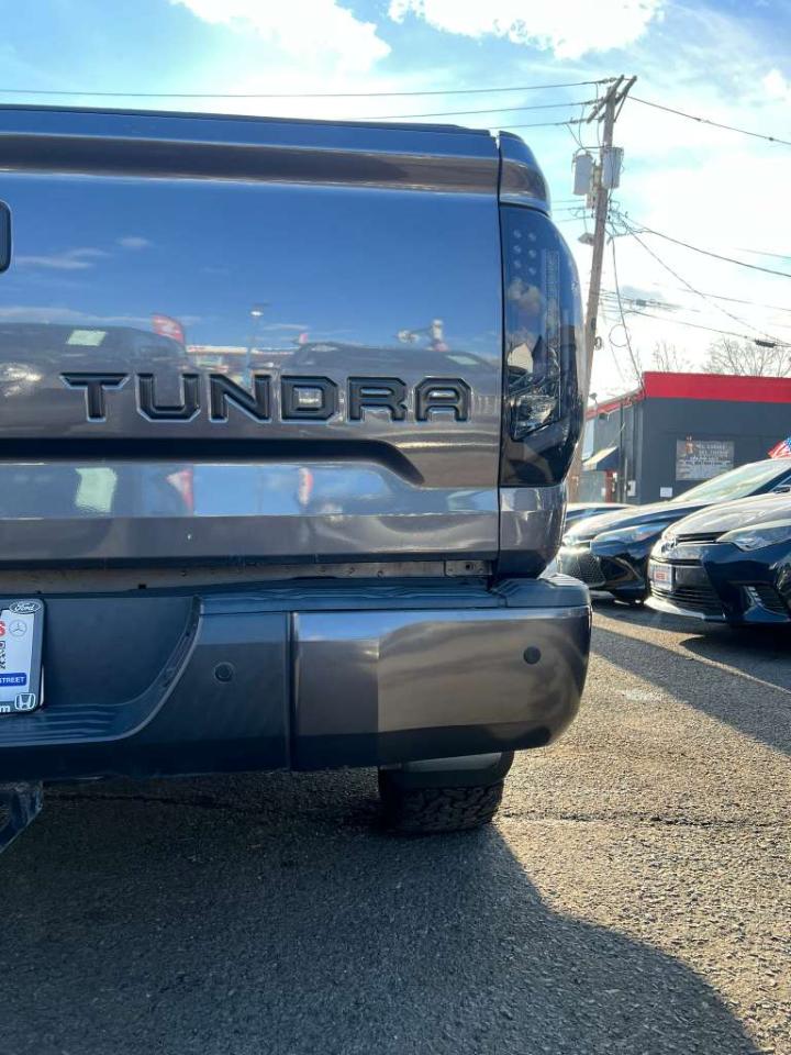 Toyota Tundra SR5 5.7L V8 Double Cab 4WD 2018