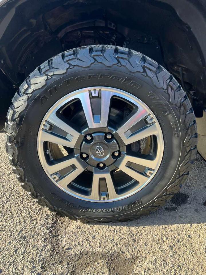 Toyota Tundra SR5 5.7L V8 Double Cab 4WD 2018