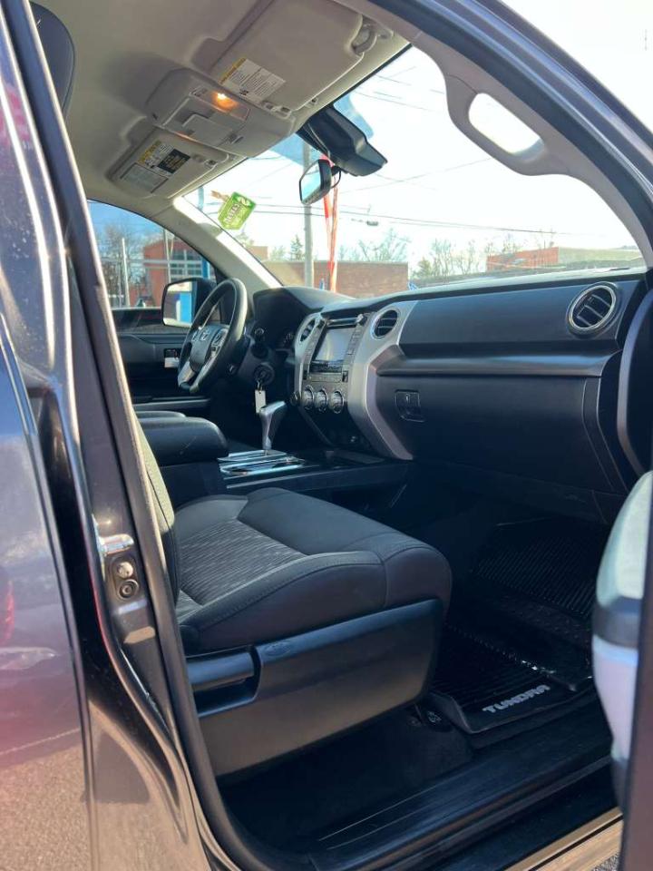 Toyota Tundra SR5 5.7L V8 Double Cab 4WD 2018