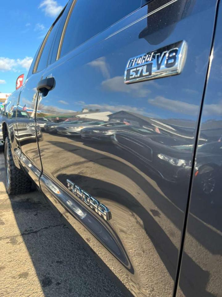 Toyota Tundra SR5 5.7L V8 Double Cab 4WD 2018