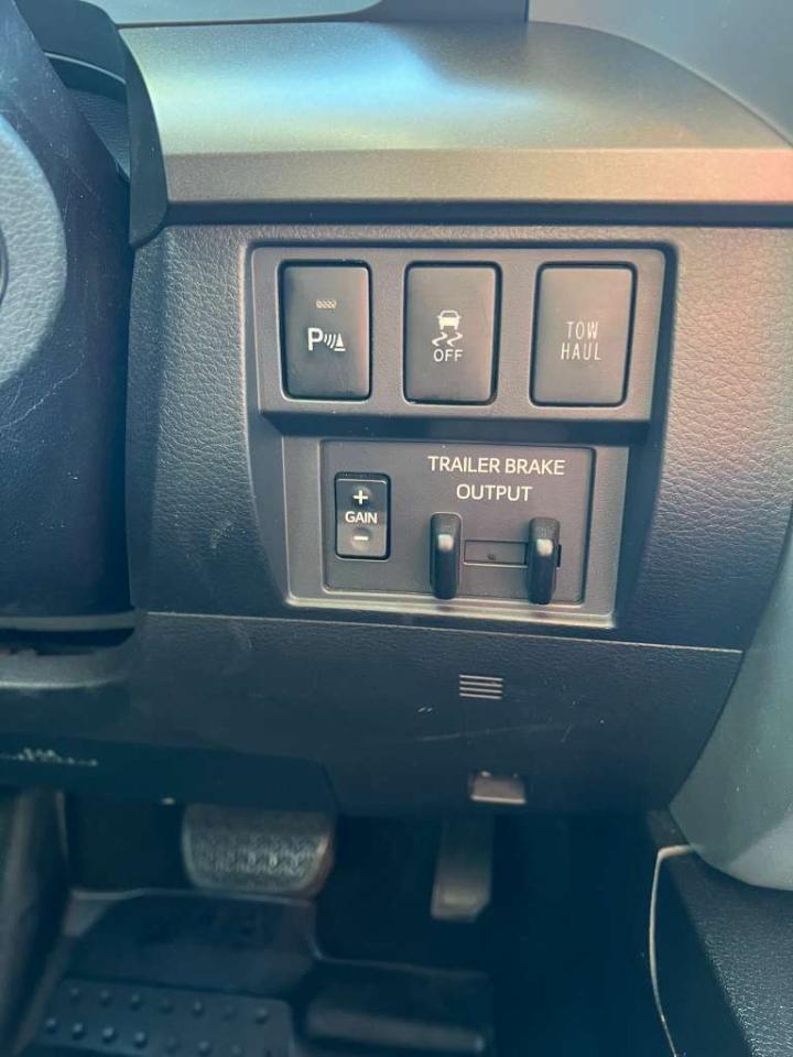 Toyota Tundra SR5 5.7L V8 Double Cab 4WD 2018