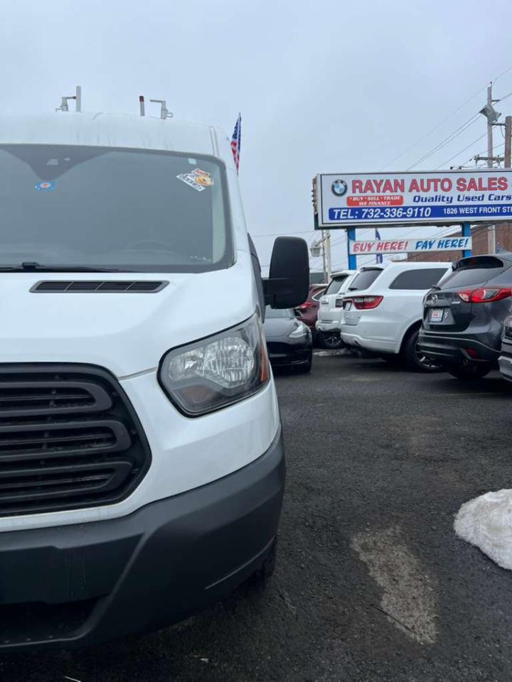 Ford Transit 250 Van Med. Roof w/Sliding Pass. 148-in. WB 2017