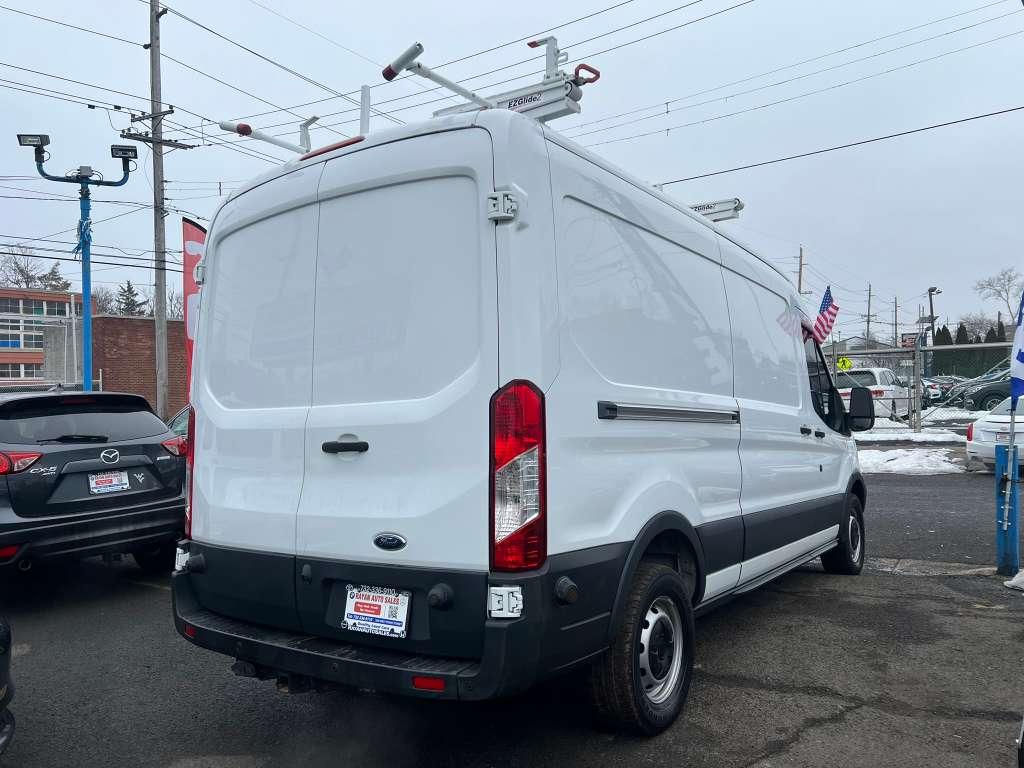 Ford Transit 250 Van Med. Roof w/Sliding Pass. 148-in. WB 2017