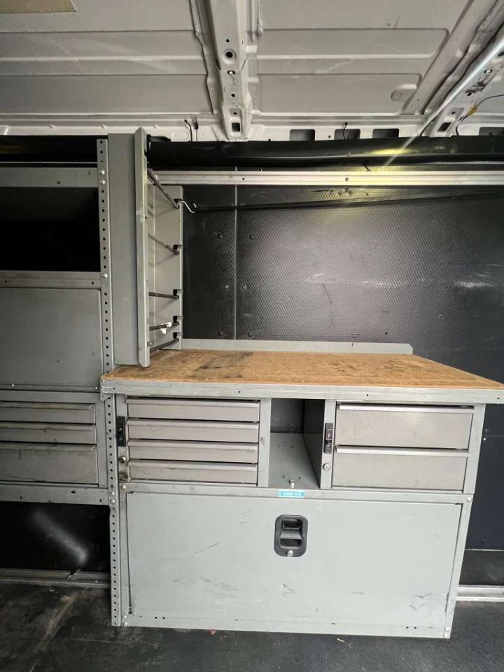 Ford Transit 250 Van Med. Roof w/Sliding Pass. 148-in. WB 2017