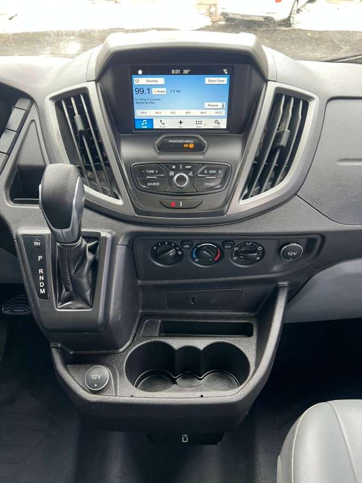 Ford Transit 250 Van Med. Roof w/Sliding Pass. 148-in. WB 2017