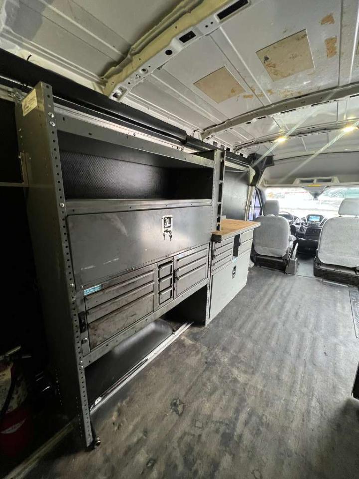 Ford Transit 250 Van Med. Roof w/Sliding Pass. 148-in. WB 2017