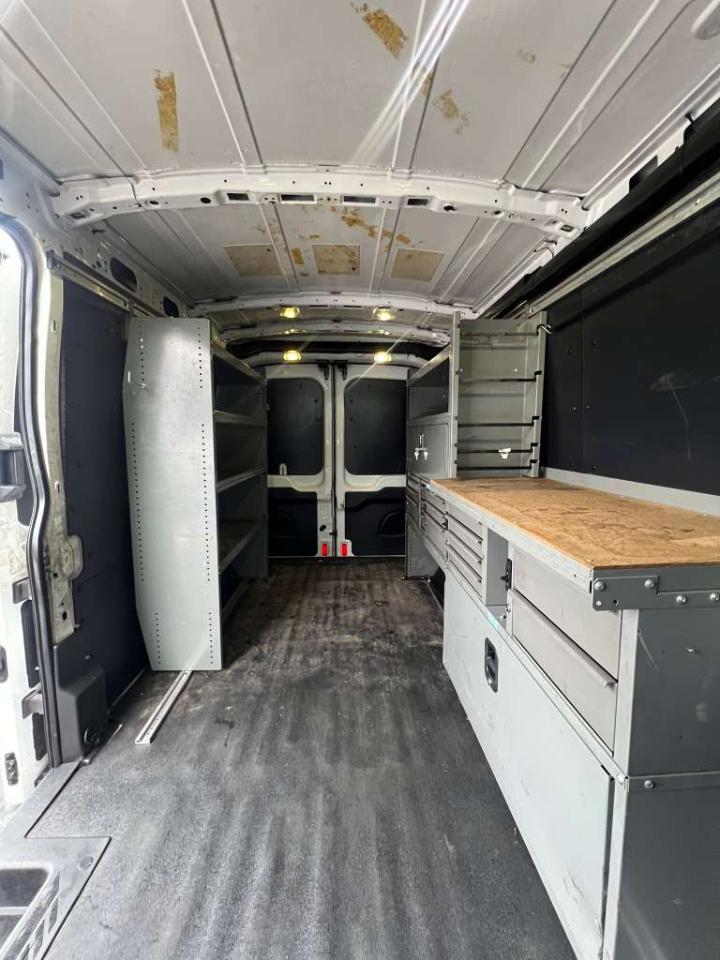 Ford Transit 250 Van Med. Roof w/Sliding Pass. 148-in. WB 2017