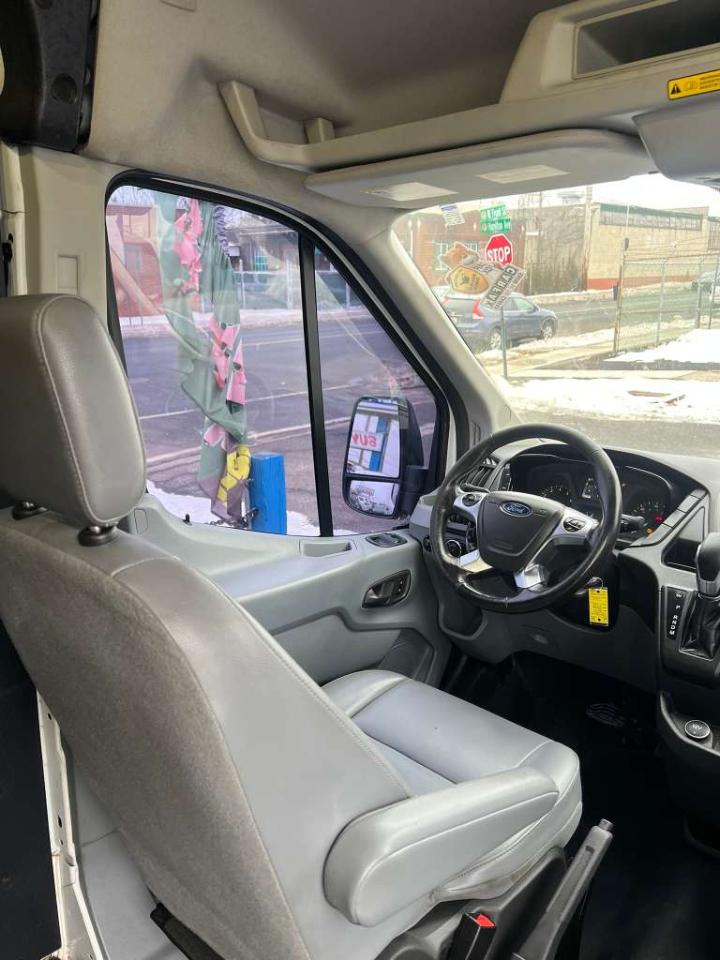 Ford Transit 250 Van Med. Roof w/Sliding Pass. 148-in. WB 2017