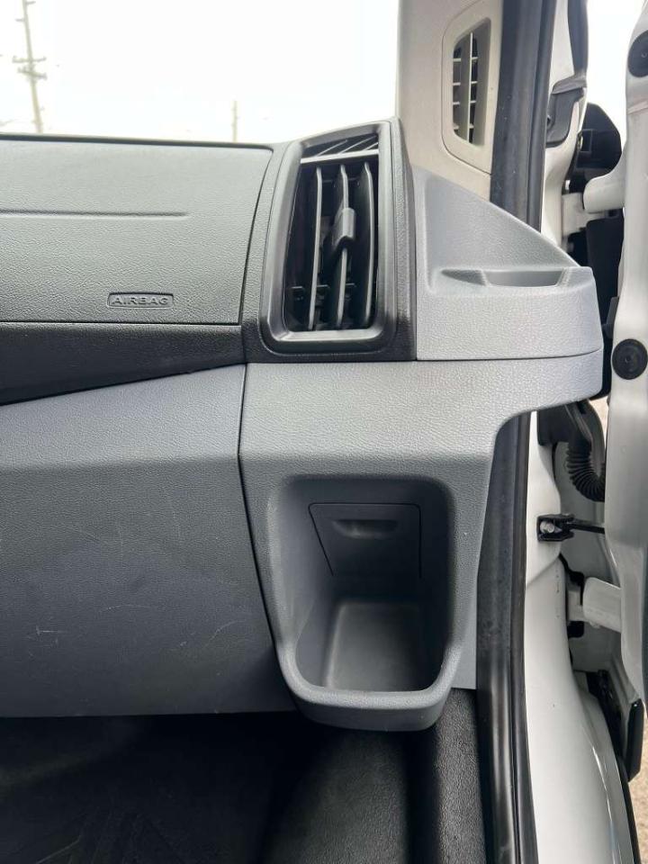 Ford Transit 250 Van Med. Roof w/Sliding Pass. 148-in. WB 2017