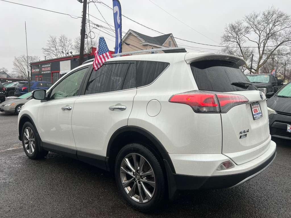 Toyota RAV4 Limited AWD 2017