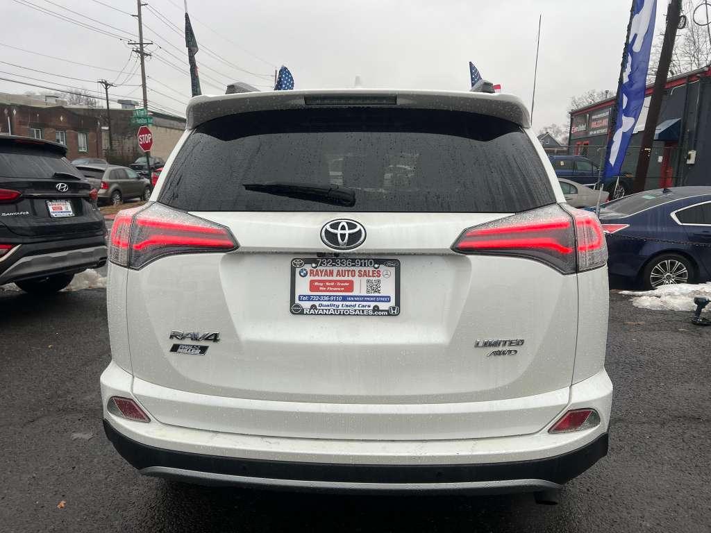 Toyota RAV4 Limited AWD 2017