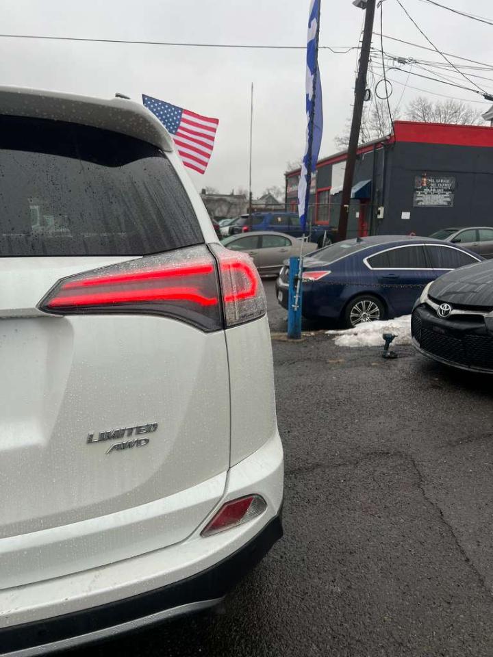 Toyota RAV4 Limited AWD 2017