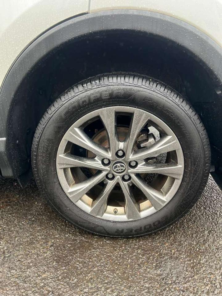 Toyota RAV4 Limited AWD 2017