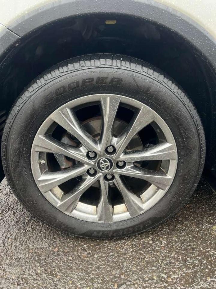 Toyota RAV4 Limited AWD 2017