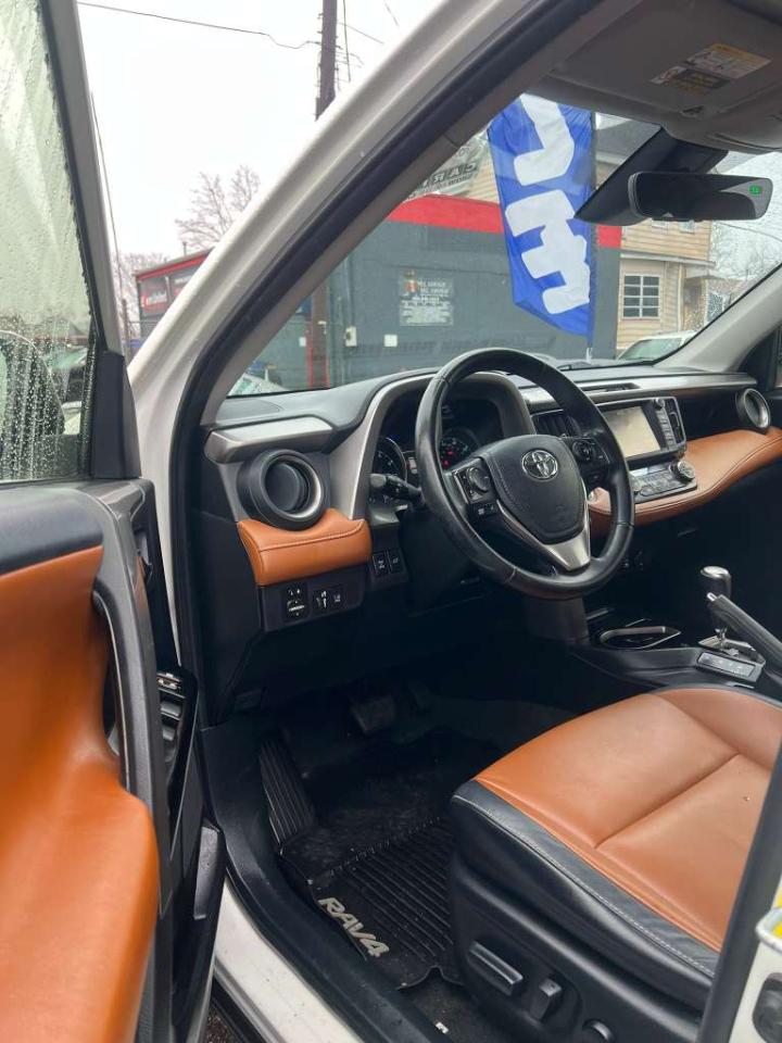 Toyota RAV4 Limited AWD 2017