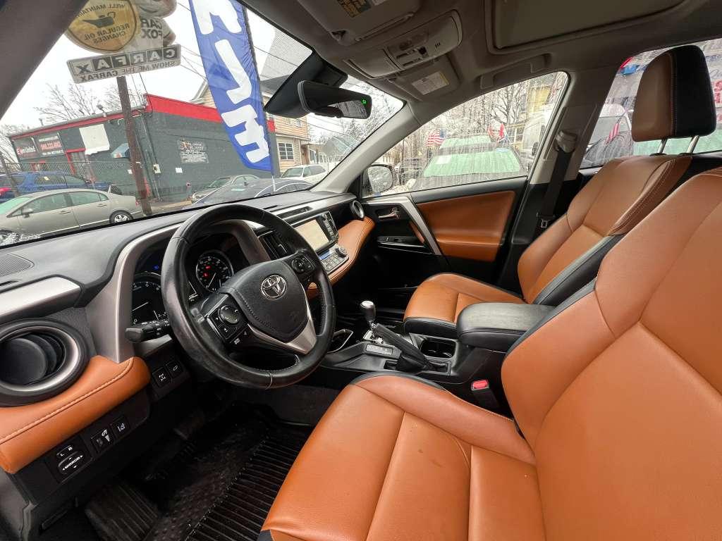 Toyota RAV4 Limited AWD 2017