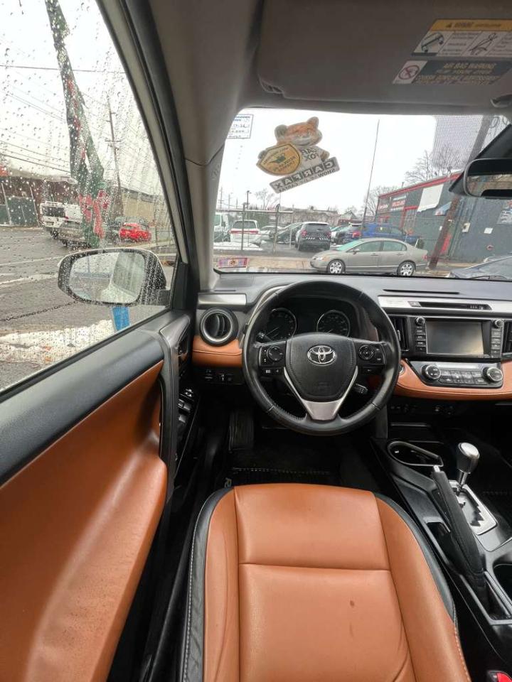 Toyota RAV4 Limited AWD 2017