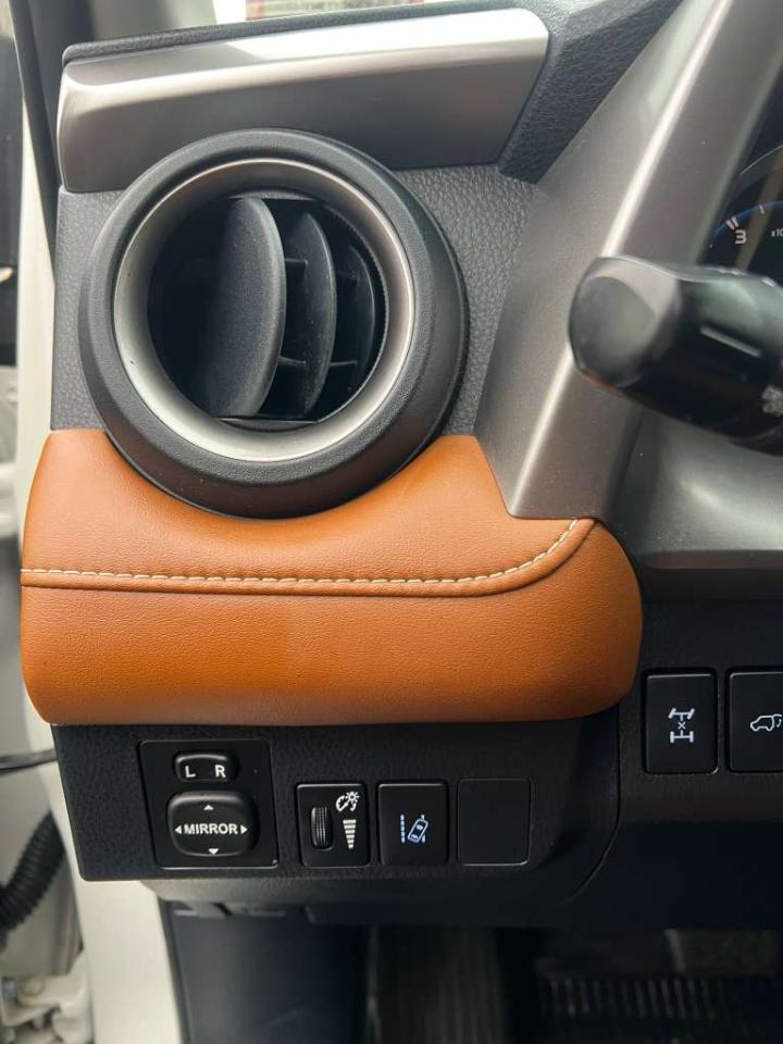 Toyota RAV4 Limited AWD 2017