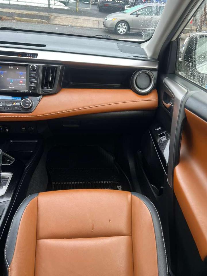 Toyota RAV4 Limited AWD 2017