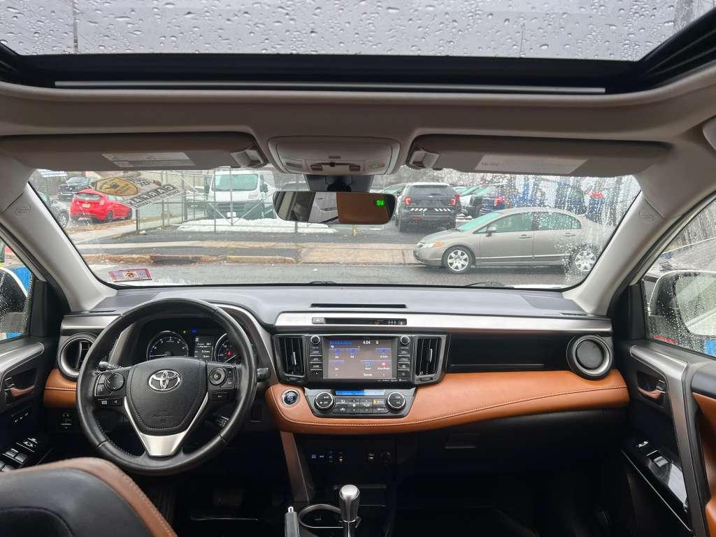 Toyota RAV4 Limited AWD 2017