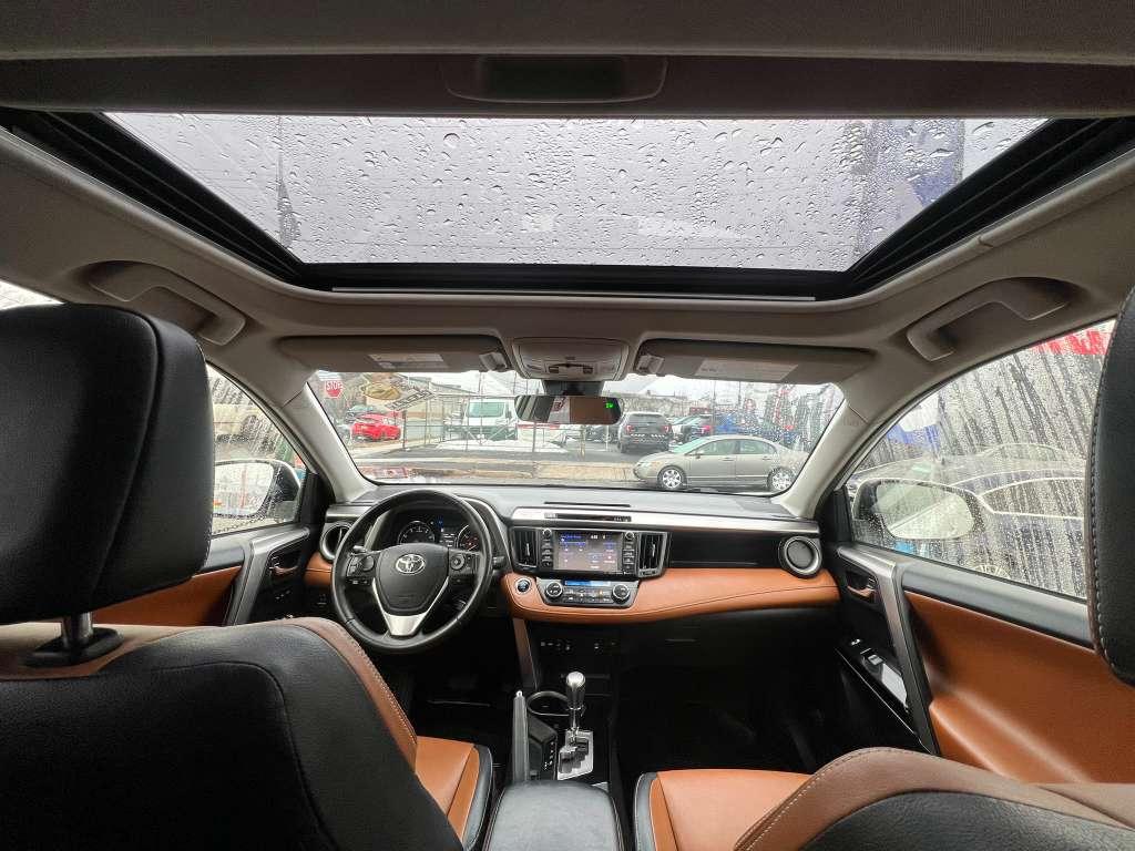 Toyota RAV4 Limited AWD 2017