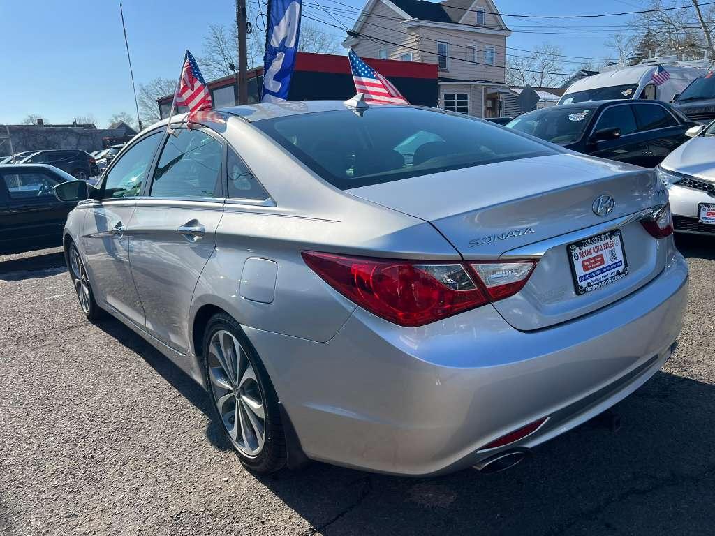 Hyundai Sonata SE 2013
