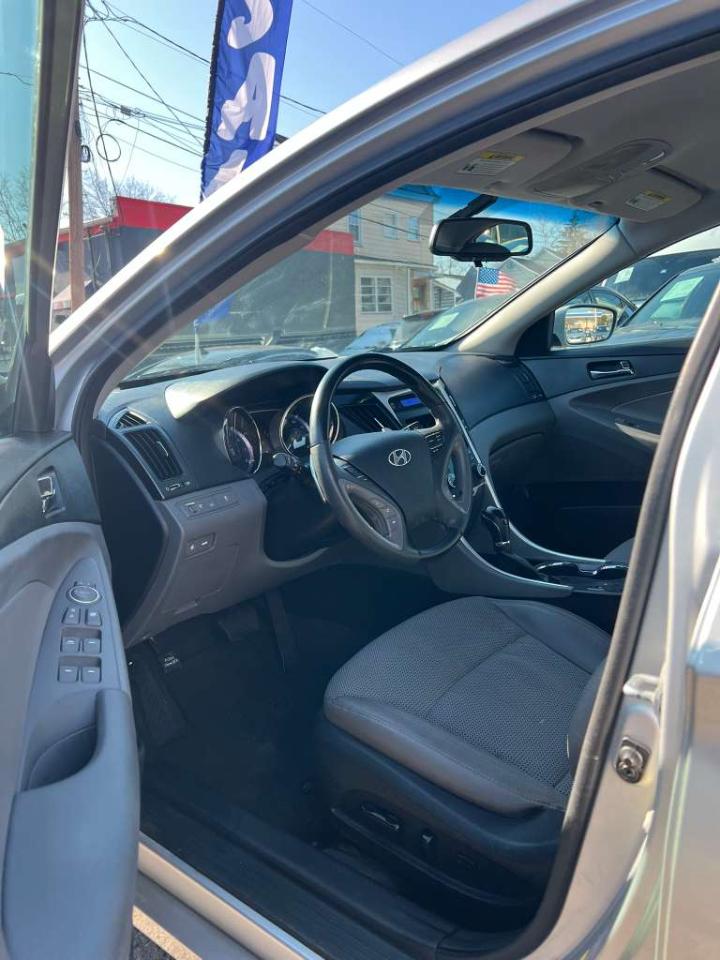 Hyundai Sonata SE 2013