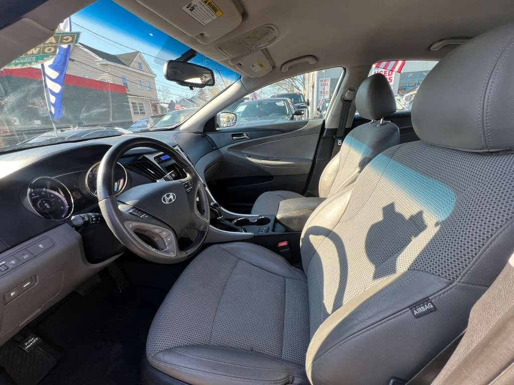 Hyundai Sonata SE 2013